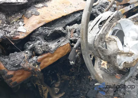 2006 Lincoln Town Car Signature Limited z USA, uszkodzony, nr VIN 1LNHM82W26Y622533